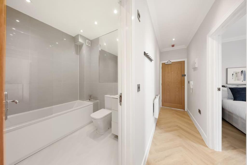 Pleasing 2Bed Flat 10Min To Wimbledon Tennis Court Λονδίνο Εξωτερικό φωτογραφία
