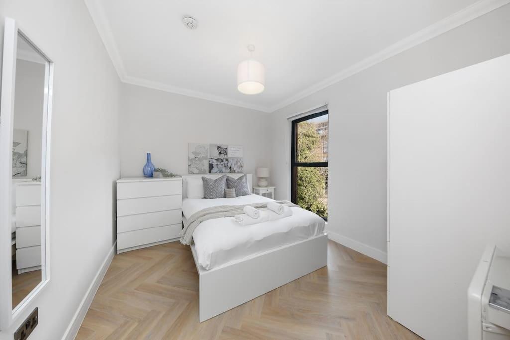 Pleasing 2Bed Flat 10Min To Wimbledon Tennis Court Λονδίνο Εξωτερικό φωτογραφία