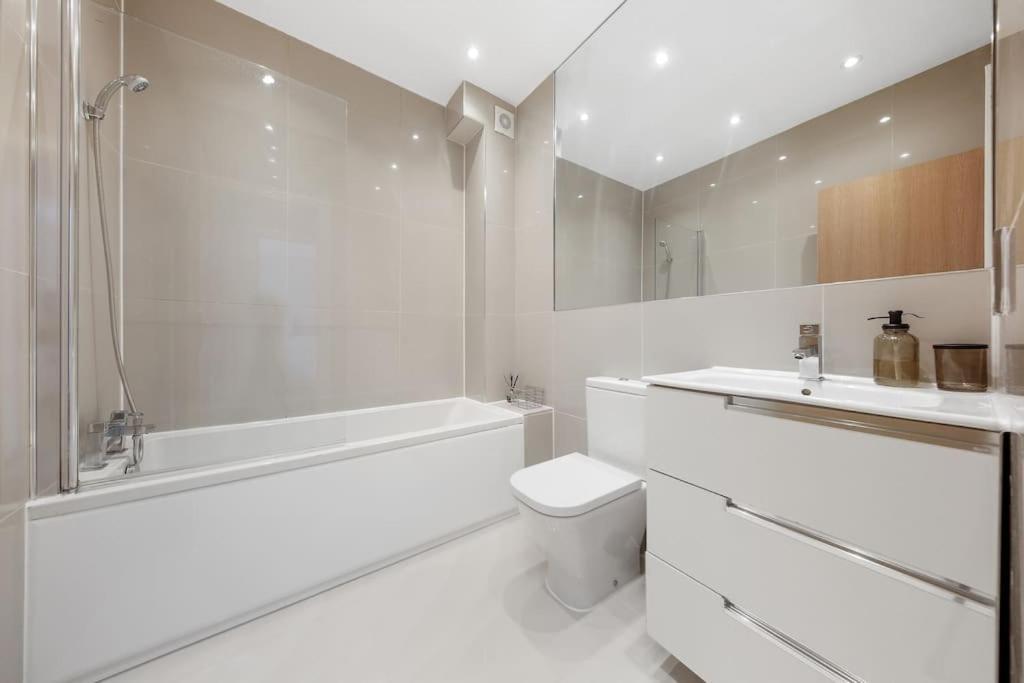 Pleasing 2Bed Flat 10Min To Wimbledon Tennis Court Λονδίνο Εξωτερικό φωτογραφία